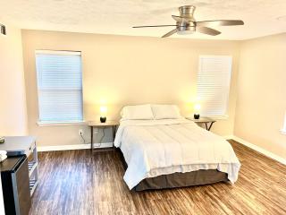 Rooms by Month Atlanta - 7