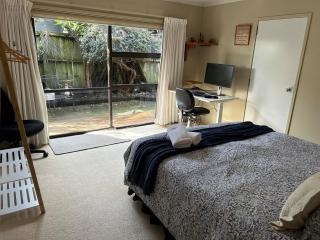 Mount Maunganui House -Walk to Beach, Shops, Cafés - 9