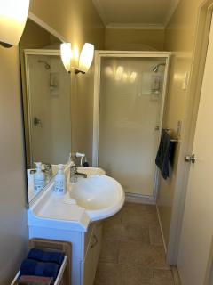 Mount Maunganui House -Walk to Beach, Shops, Cafés - 6