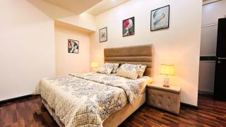 City View Lavish Aparments-Gold Crest Mall DHA Lahore - Lahore - 3