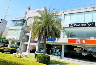 Luxury & Peaceful stay in Omaxe - 9