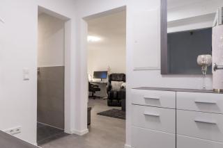 Relax-Apartment 2 mit Massagesessel, Smart-TV und Küche - Biberach an der Riss - 2