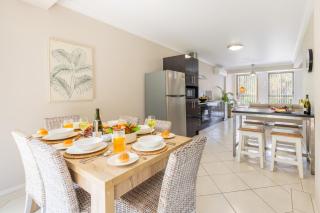 Magnolias, 6 Marine Dr - air con, linen and Wi-Fi - Fingal Bay - 9