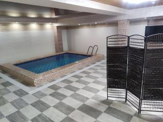 Mansion Hotel - - 4