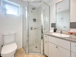'81' Exclusive 1Bdrm Apartment wCarpark - Cairns - 6