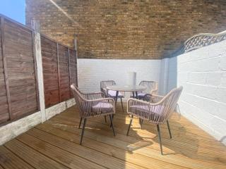 Two Bedroom House in Central Richmond - Richmond upon Thames - 8
