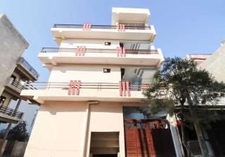 Hotel O The Velvet Chinhat Tiraha - Chinhat - 0
