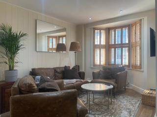 Two Bedroom House in Central Richmond - 9