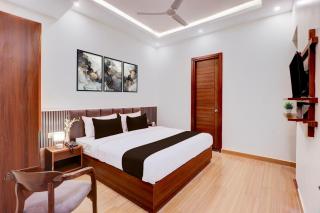 Super Townhouse Oak FRI Dehradun Formerly Hotel EL Portrait - Dehradun - 9