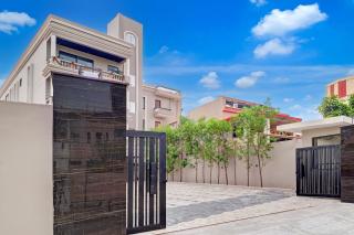 Super Townhouse Oak FRI Dehradun Formerly Hotel EL Portrait - 2