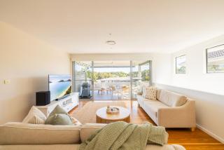 68 Saratoga Ave - Ducted Air con, Wi-Fi, Small Boat Parking - Corlette - 0