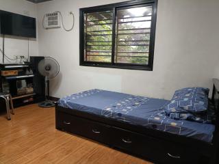Sav's Fully Furnished Room - - 4