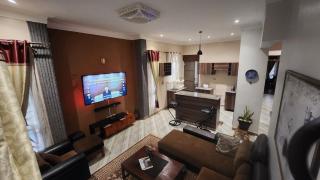 1BR Penthouse w Panoramic Views - Kampala - 4