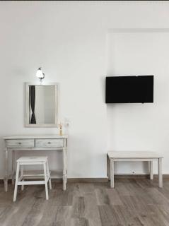 White wave studio 3 - Kamari - 4