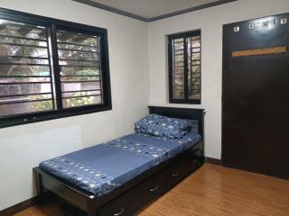 Sav's Fully Furnished Room - - 1