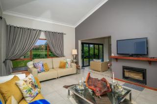 Bunkers Paradis at Pecanwood - Hartbeespoort - 1