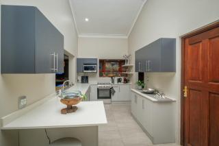 Bunkers Paradis at Pecanwood - Hartbeespoort - 6