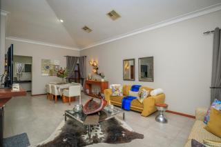 Bunkers Paradis at Pecanwood - Hartbeespoort - 7