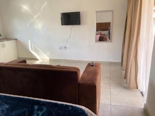 Uncle Charles guest house - Pretoria - 4