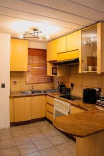 LOSKOP HOSPITALITY at TOLEDO APARTMENTS - Pretoria - 5