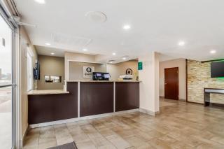 Quality Inn & Suites I-10 near Fiesta Texas - San Antonio - 6