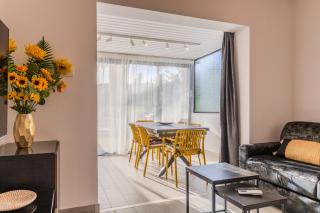 Taheli's Modern Townhouse with a pool - 1