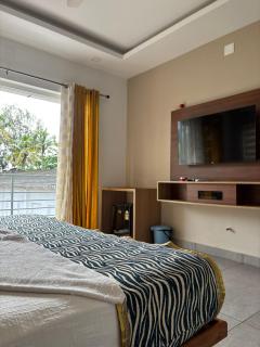 The Sea by Club Travalet - 4