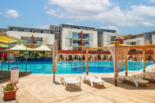 Elit 3 Holiday Apartments - 9