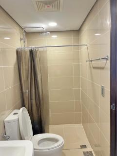 Modern Condo in 38th Park - 4