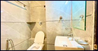 HOTEL P R ! Ujjain, Near Shri Mahakaleshwar Jyotirlinga Temple - Lift & Parking Facilities - Fully Air Conditioned And Spacious Room - Best Hotel In Ujjain - Ujjain - 3