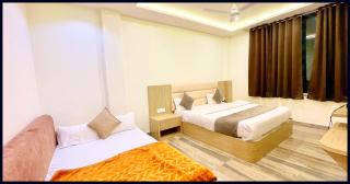 HOTEL P R ! Ujjain, Near Shri Mahakaleshwar Jyotirlinga Temple - Lift & Parking Facilities - Fully Air Conditioned And Spacious Room - Best Hotel In Ujjain - Ujjain - 5