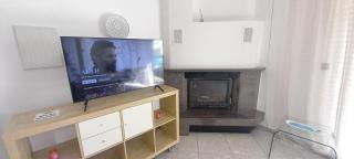 Comfortable Thermi apartment near SKG Airport - Thermi - 2