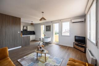 Modern & Quiet - 2 Bedroom Apartment with Sea Views - Port-de-Bouc - 0