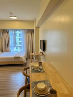 Serene Minimalist Studio in IT Park - Cebu City - 1