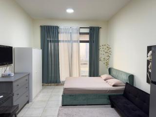 Spacious Studio in Dubai Sports City - 0