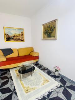 Lola Home - - 6