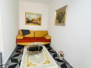 Lola Home - - 5