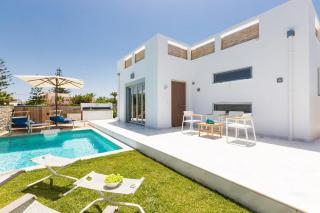Elegant Rethymno Villa Villa Doma 2 Bedrooms Beach Front Private Outdoor Swimming Pool And Hot Tub Pigianos Kampos - Pigianos Kampos - 9
