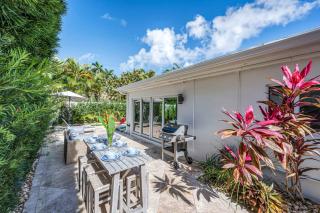 Modern Coastal Style Beach Proximity Heated Pool Tranquility Ocean Mist Key RESlDENCES - Fort Lauderdale - 2