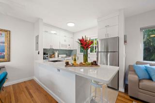 Condo by the Beach King Bed Lush Patio w BBQ Breakers Key Six H0MES - Fort Lauderdale - 4