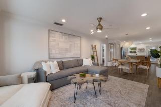 Cozy Cabana East - Gorgeously Renovated wHeated Pool Beach Gear Walk to Beach - Anna Maria - 5