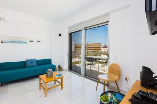 Marvelous Rethymno Villa Villa Kokushibo 2 Bedrooms Beach Front Private Outdoor Swimming Pool And Hot Tub Pigianos Kampos - Pigianos Kampos - 8