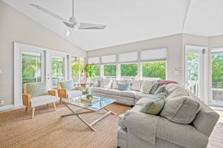 La Buena Vida - Bright Beachy Canal Front Steps to Beach PoolSpa Dock Beach Gear Dogs OK - Anna Maria - 7
