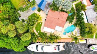 Centrally located Heated Pool Riverside View Access Citrus Key H0MES - Fort Lauderdale - 4