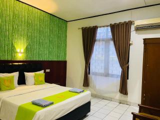 Hotel Huswah Airport - 0