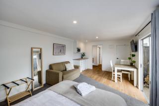 Cabbage Tree Corner - 5