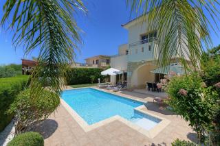 Luxury Coral Bay Villa Villa Shanta 3 Bedroom Villa Distant Sea Views Central Resort Location - Peyia - 0