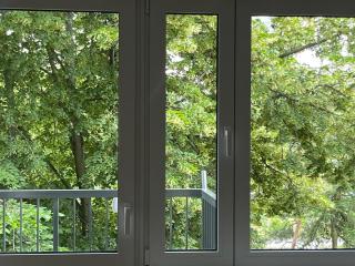 Albert self check-in free parking - 1