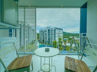 C111 Modern 2BR Escape, Steps to Beach & Cafes - 3