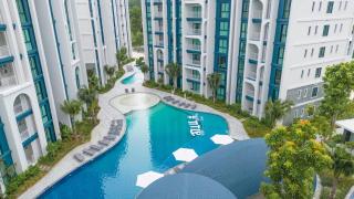C111 Modern 2BR Escape, Steps to Beach & Cafes - 1